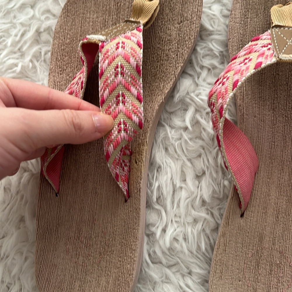 SO Pink and Tan Women's Flip Flops Beach Ocean Chic Surf Style - Picture 4 of 9